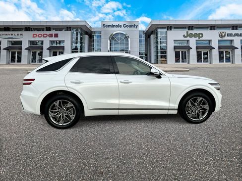 Used 2025 Genesis GV70 2.5T AWD/4WD image 9
