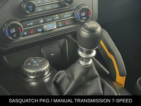 Used 2024 Ford Bronco Badlands w/ Sasquatch Package AWD/4WD image 23