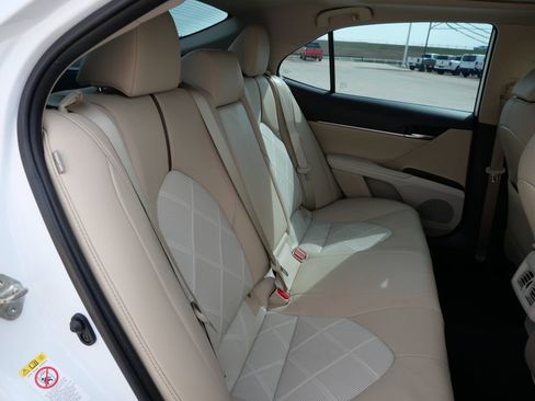 Used 2019 Toyota Camry XLE w/ Driver Assist Package image 17