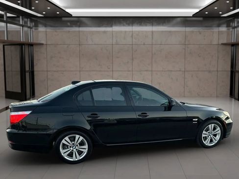 Used 2010 BMW 528i xDrive Sedan AWD/4WD image 2