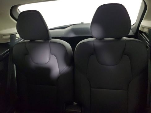 Certified 2025 Volvo XC90 B6 Core w/ Climate Package image 16