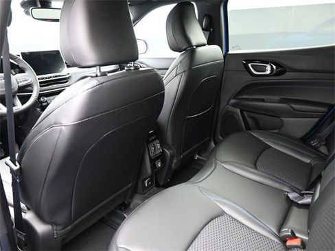 New 2026 Jeep Compass Latitude image 17