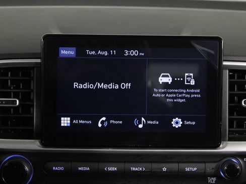 Certified 2025 Hyundai Venue SEL FWD image 9