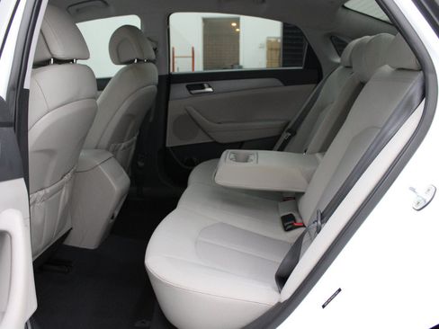 Used 2017 Hyundai Sonata SE FWD image 8