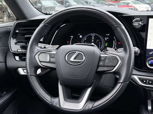 Used 2024 Lexus RX 450h AWD w/ Luxury Package image 9