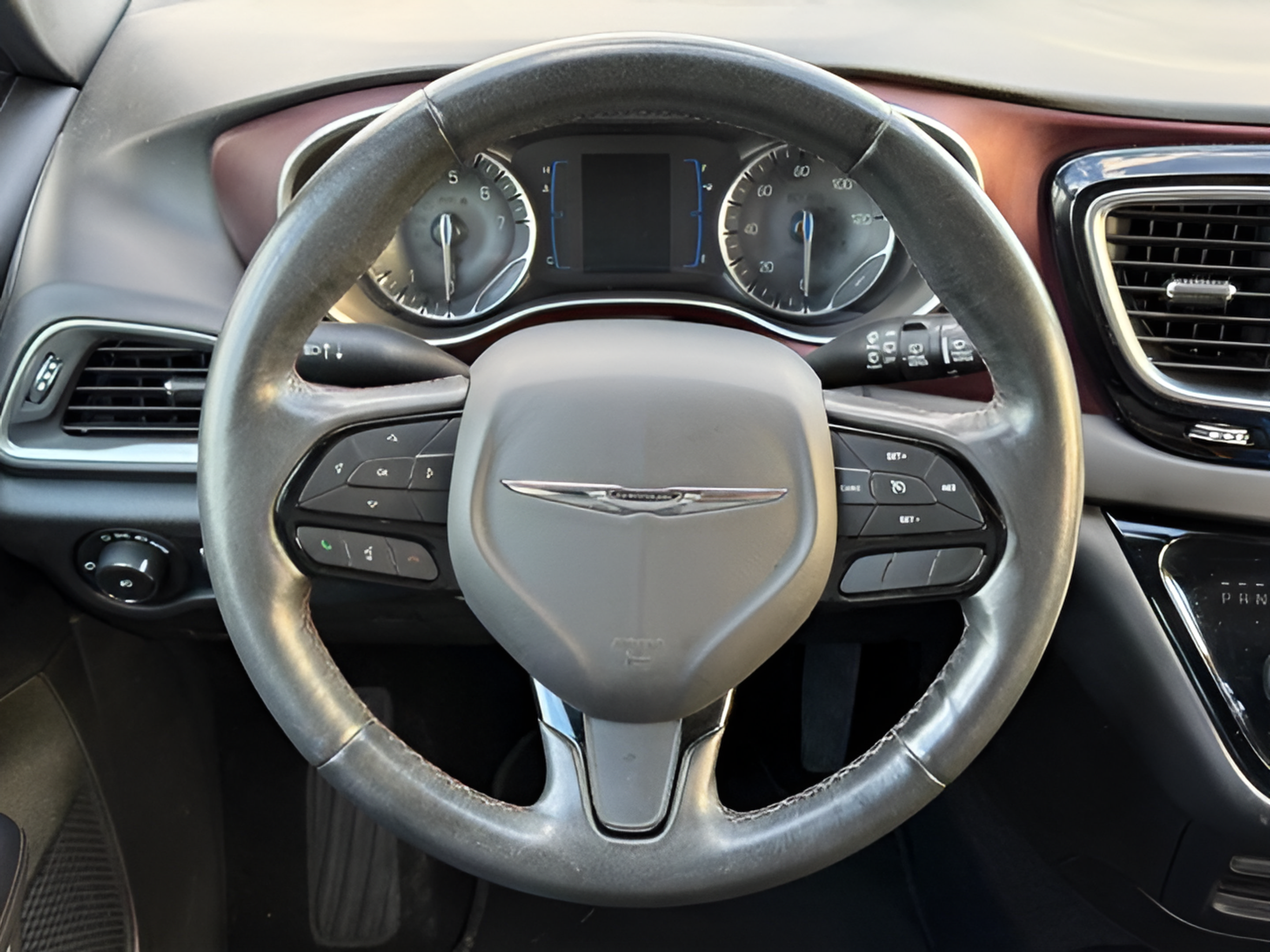 Used 2019 Chrysler Pacifica Touring-L FWD image 12