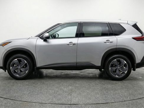 Used 2025 Nissan Rogue SV FWD image 5