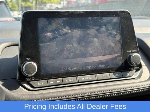 Used 2024 Nissan Rogue S AWD/4WD image 9