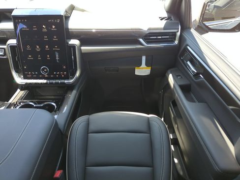 New 2026 GMC Yukon Elevation w/ Elevation Premium Package AWD/4WD image 15