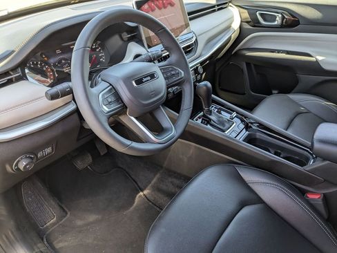 Used 2025 Jeep Compass Limited AWD/4WD image 15
