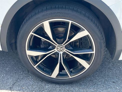 Used 2022 Volkswagen Tiguan SEL R-Line AWD/4WD image 11