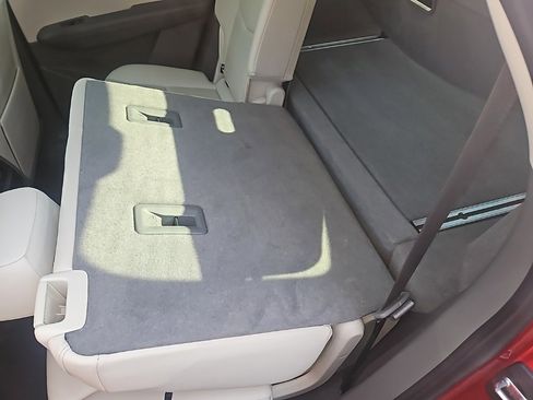 Used 2021 Cadillac XT5 Premium Luxury w/ LPO, Floor Liner Package image 25