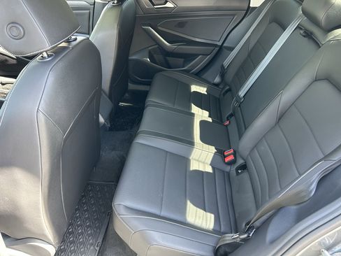 Used 2024 Volkswagen Jetta SE FWD image 15