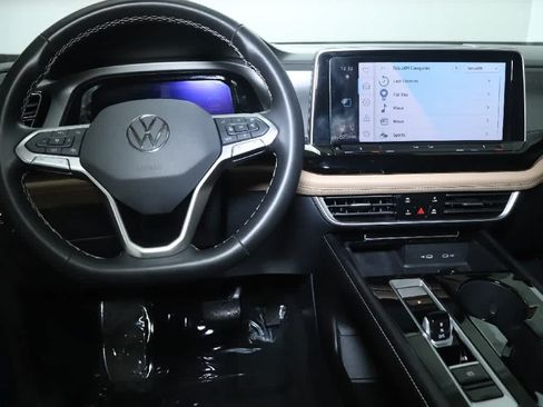 Certified 2024 Volkswagen Atlas Cross Sport SE AWD/4WD image 27