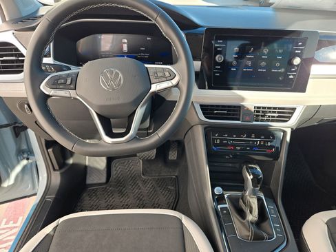 New 2026 Volkswagen Taos SE image 9