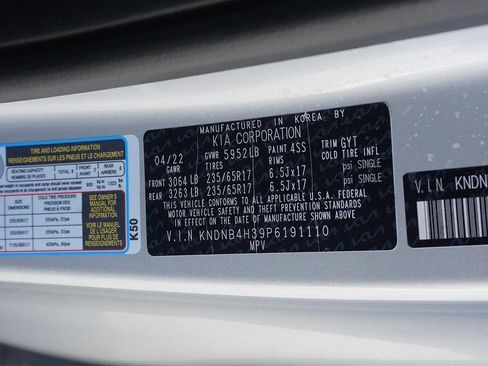 Used 2023 Kia Carnival LX image 46