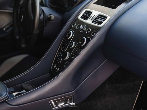 Used 2018 Aston Martin Vanquish S image 29