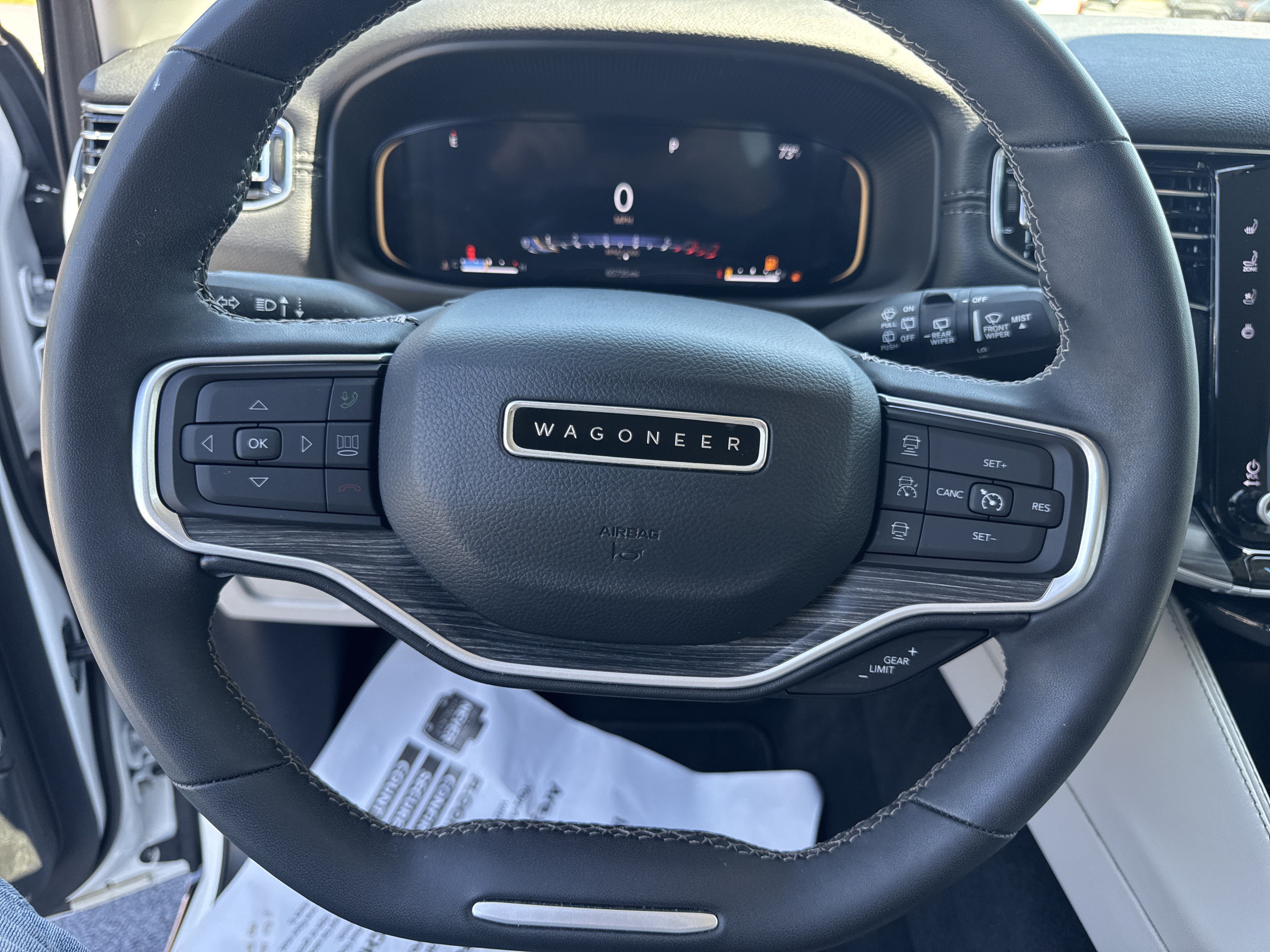 Used 2024 Jeep Wagoneer L Series II AWD/4WD image 17