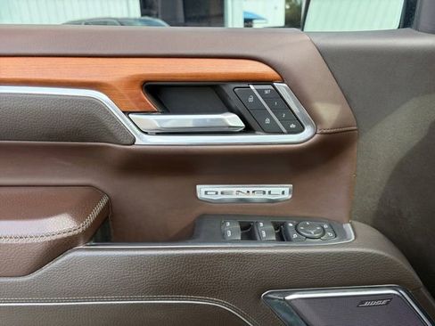 Used 2022 GMC Sierra 1500 Denali w/ Technology Package AWD/4WD image 4
