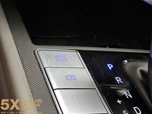 Certified 2025 Hyundai Elantra SEL FWD image 31