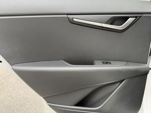 Certified 2025 Kia Niro LX FWD image 22