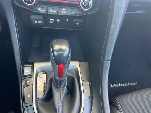 Used 2020 Hyundai Veloster 2.0 Premium FWD image 19