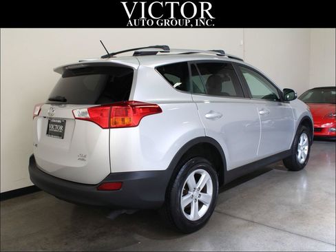 Used 2014 Toyota RAV4 XLE AWD/4WD image 11