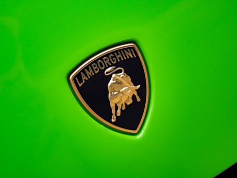 Used 2022 Lamborghini Huracan EVO RWD image 12