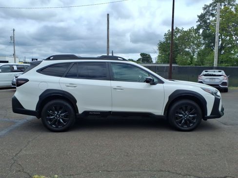 Used 2024 Subaru Outback Onyx Edition AWD/4WD image 2