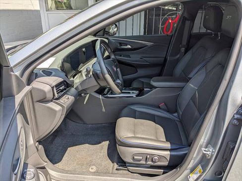 Used 2025 Buick Envista Sport Touring w/ Convenience I Package FWD image 9