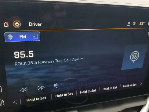 Used 2025 Chevrolet Equinox LT w/ Convenience Package II image 14