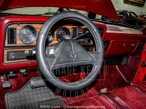 Used 1989 Dodge D/W Truck 150 image 4