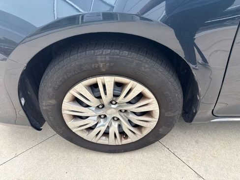 Used 2014 Toyota Camry LE FWD image 12