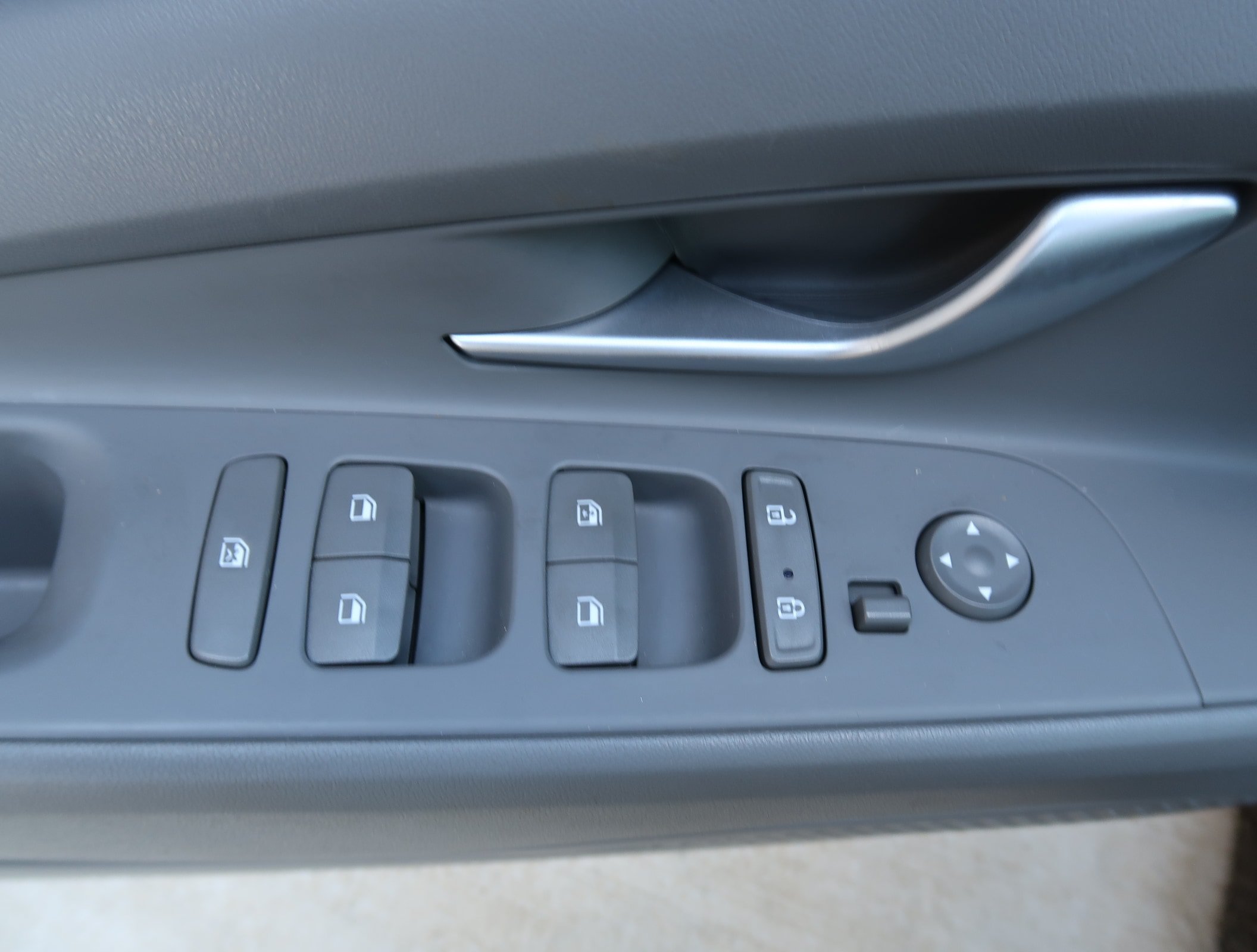 Used 2023 Hyundai Elantra SEL w/ Convenience Package FWD image 15
