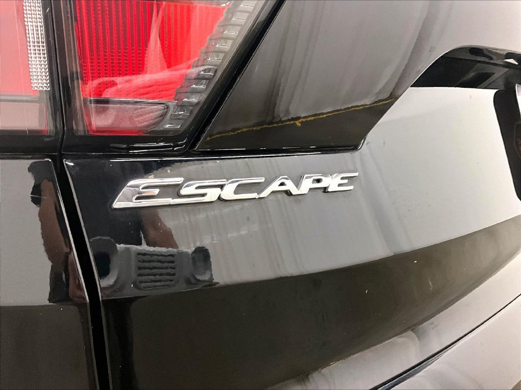 Used 2018 Ford Escape SE w/ SE Sport Appearance Package AWD/4WD image 23