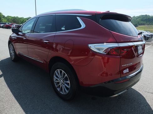 Used 2024 Buick Enclave Premium image 5