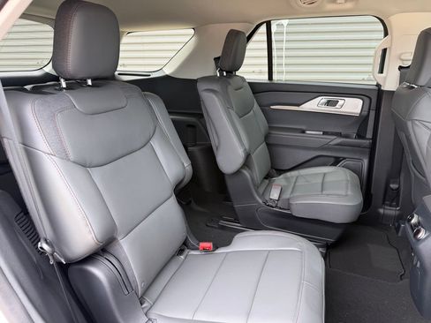 New 2026 Ford Explorer Active w/ Active Comfort Package RWD image 13