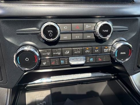 Used 2025 Ford F150 Lariat AWD/4WD image 28