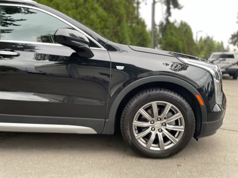 Used 2020 Cadillac XT4 Premium Luxury image 2