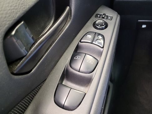 Used 2021 Nissan Kicks S FWD image 27