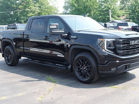 Used 2025 GMC Sierra 1500 Elevation w/ Preferred Package AWD/4WD image 4