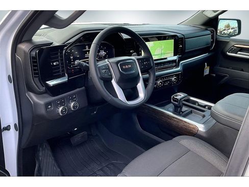 New 2025 GMC Sierra 1500 Elevation image 7