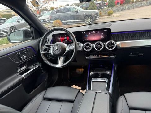 Used 2024 Mercedes-Benz GLB 250 4MATIC image 37