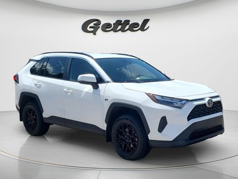 Certified 2023 Toyota RAV4 XLE FWD image 6
