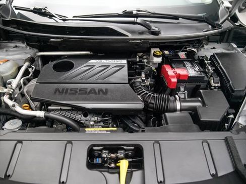 Used 2025 Nissan Rogue SV AWD/4WD image 14