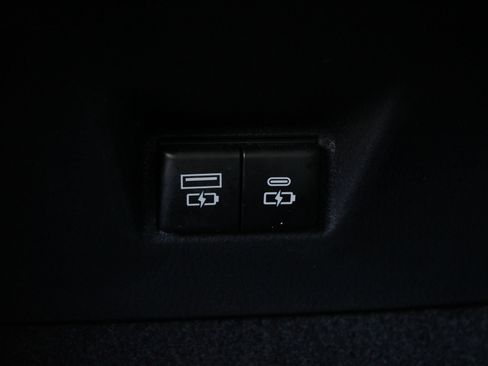 Used 2025 Toyota Camry LE FWD image 21