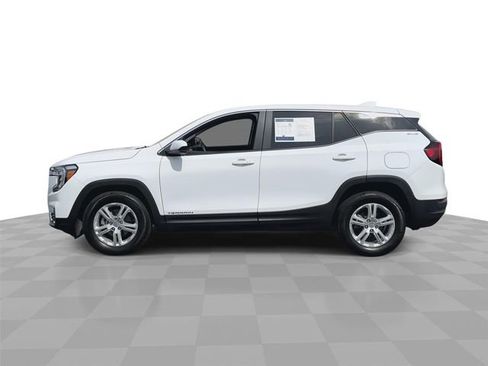 Used 2024 GMC Terrain SLE image 5