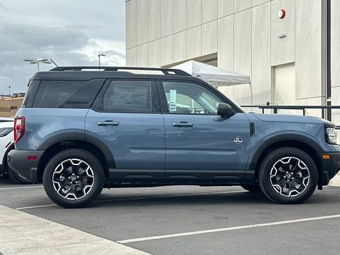 New 2025 Ford Bronco Sport Outer Banks w/ Outer Banks Tech Package+ AWD/4WD image 2