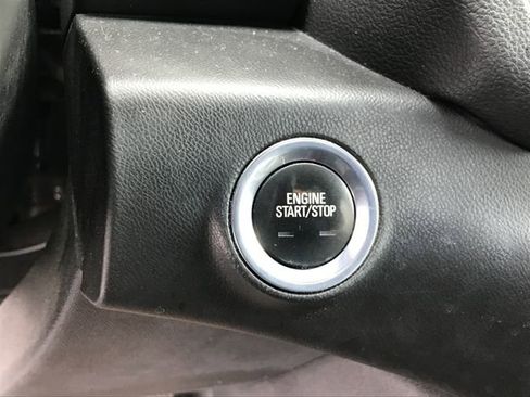 Used 2021 GMC Terrain SLT w/ Elevation Edition image 8