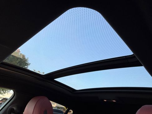 Used 2025 BMW X6 xDrive40i w/ Executive Package image 24